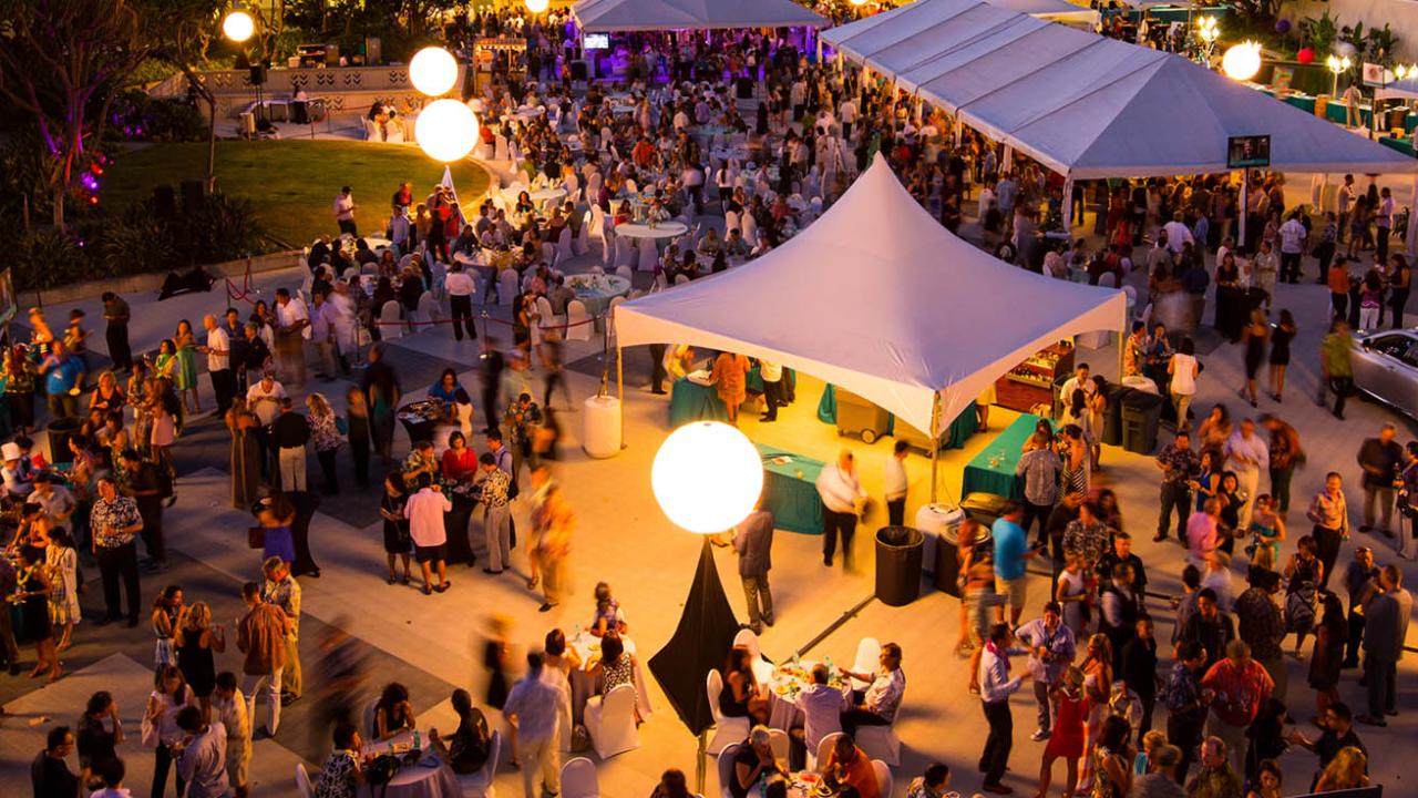 Events on Oahu at night