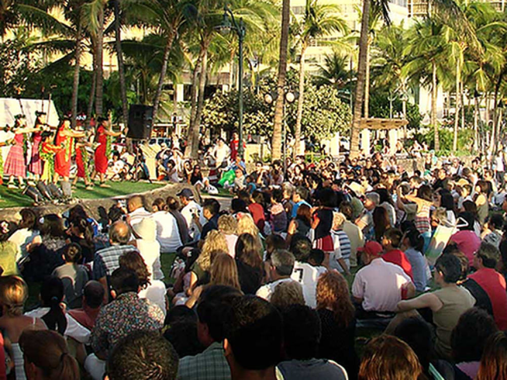 Free Kuhio Beach Hula Show featuring Joan "Auntie Pudgie" Young and